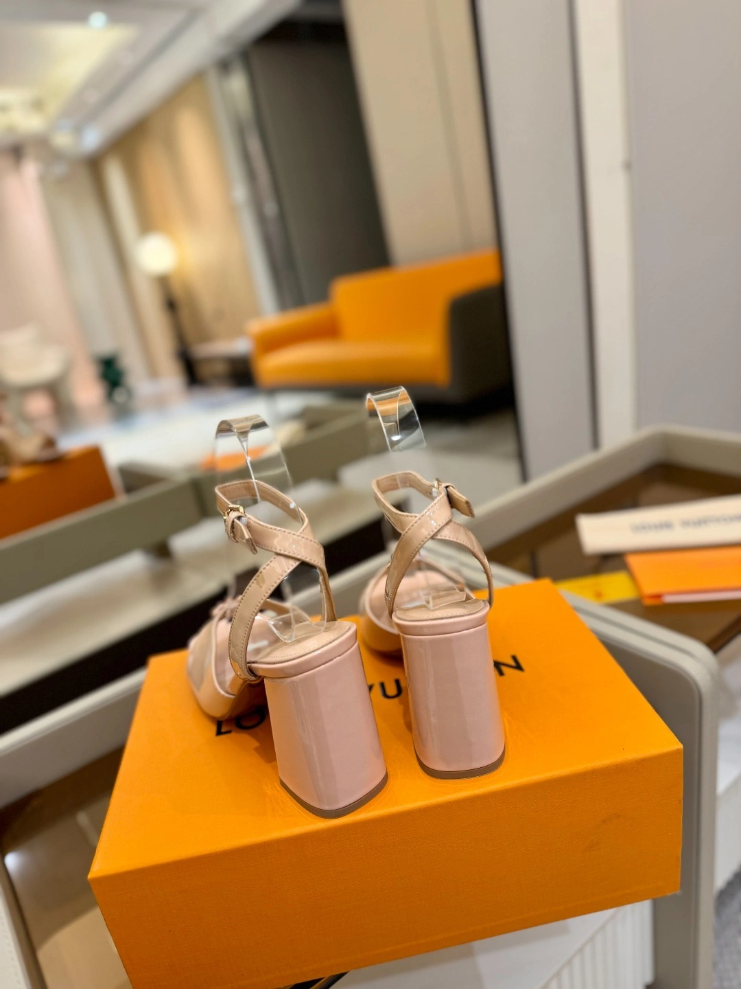 COCO-- 8V 1AGUTG Calfskin goatskin Heel height：8.5CM item:E-X158D4114